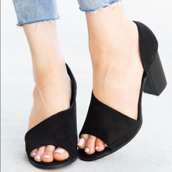 Lovely Wraparound Heels 5.5 & 7.5 - Picture 2 of 4